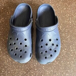 CROCS classic Clog Navy Size XL Women Size 12-14 and Mens Size 10-11